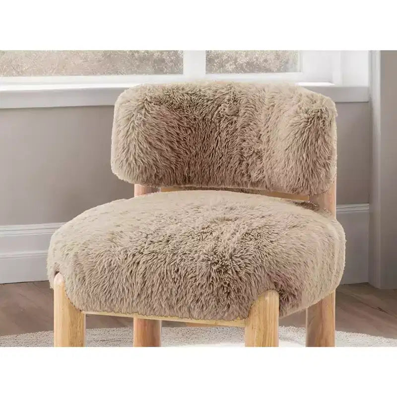 Poltrona decorativa senza braccioli in ecopelliccia beige/cammello, gambe in legno, 1 posto