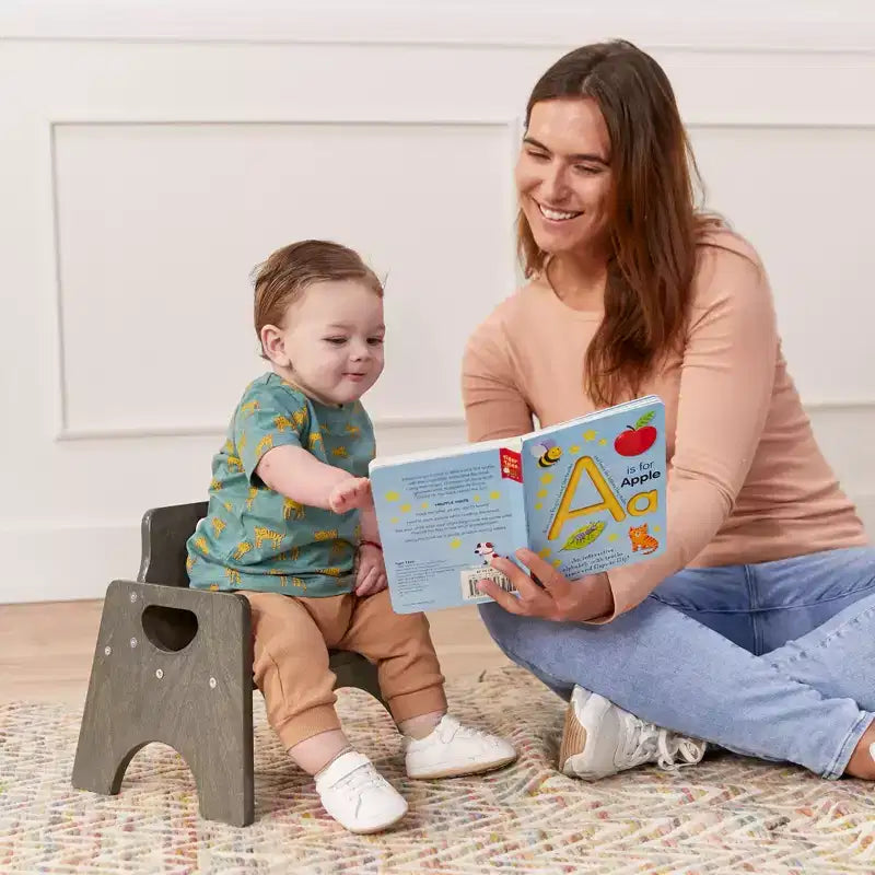 Sedia impilabile in legno per bambini, con schienale a pioli, finitura grigia/naturale/bianca, 1 posto, confezione da 2 pezzi